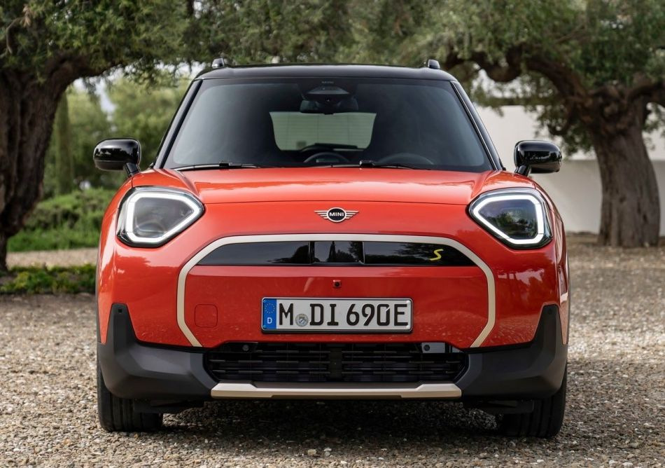 Test av den elektriska crossovern MINI Aceman