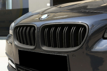 BMW 5-serien F10/F11 2010–2016 M-Look njurgrillar (matt svart) foto 1