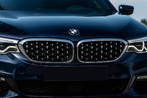 BMW 5-serien G30/G31 2017–2023 Njurgrill Diamond Silver V1 (2017-2020, kromad kant) foto 1