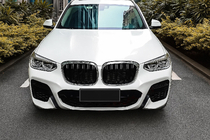 BMW X3 G01 2018– M-Look njurgaller (2018-2021, högglans svart med kromlist) foto 1