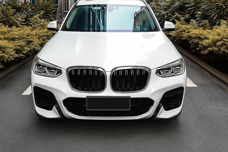 BMW X3 G01 2018– M-Look njurgaller (2018-2021, högglans svart med kromlist) Image