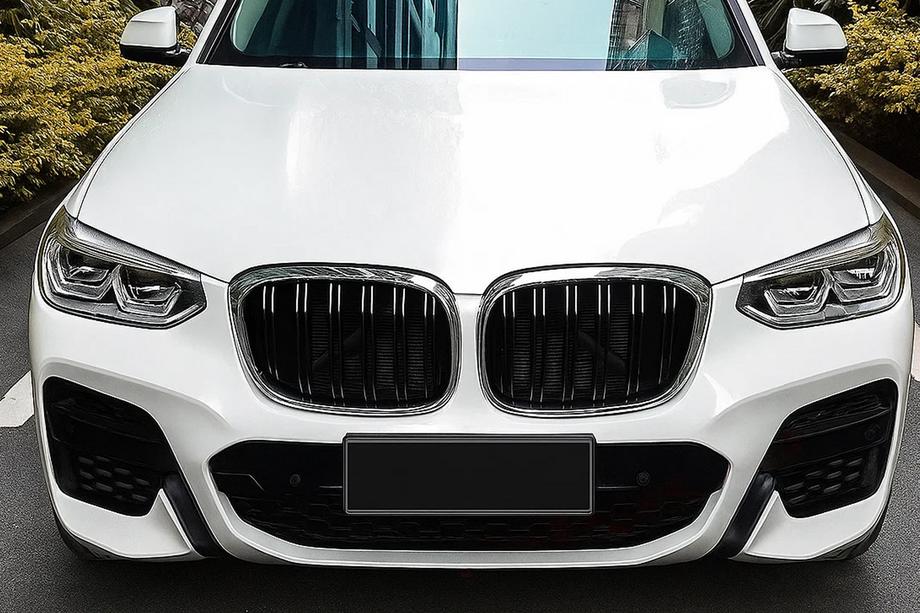 BMW X4 G02 2018– M-Look njurgaller (2018-2021, högglans svart med kromlist) Foto 1