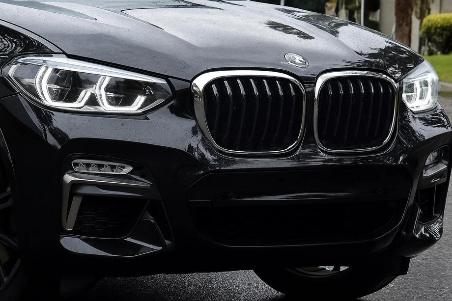 BMW X3 G01 2018– Njurgaller 1 Bar (2018-2021, blanksvart med kromram) Image