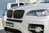 BMW X5 E70 2007–2013 M-Look njurgrillar (matt svart) foto 1