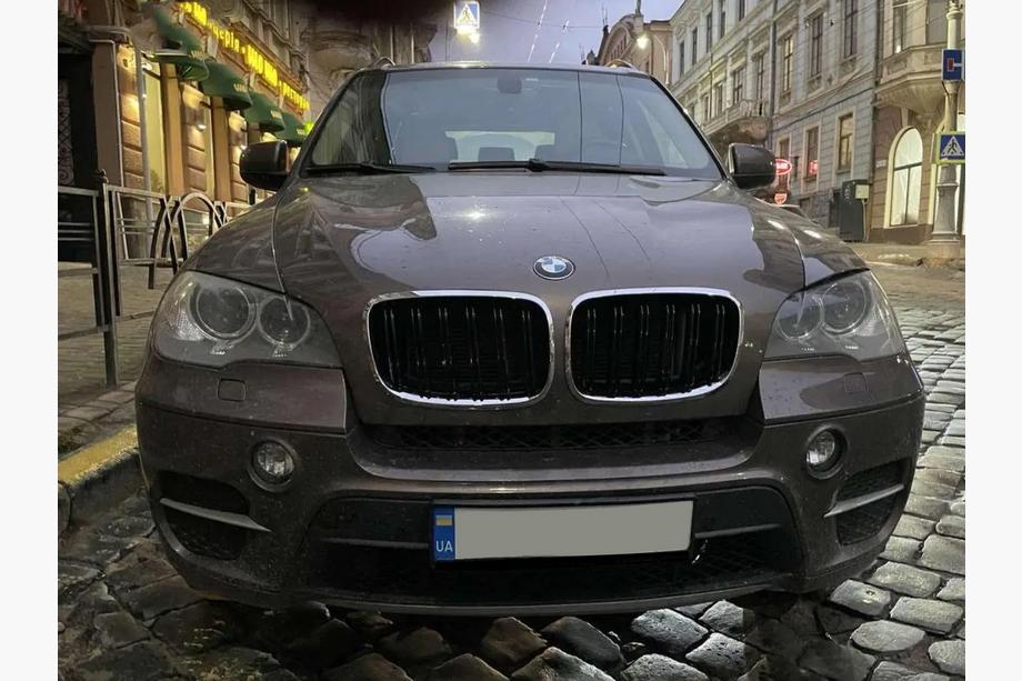 BMW X6 E71 2008–2014 M-Look njurgaller (svart högglans med kromkant) Image