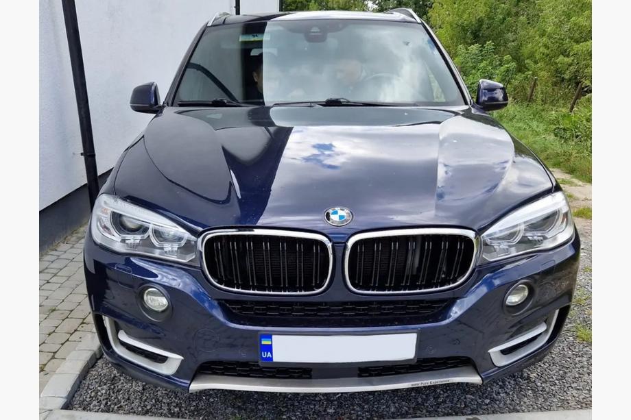 BMW X5 F15 2013–2018 M-Look njurgaller (svart högglans med kromkant) Image