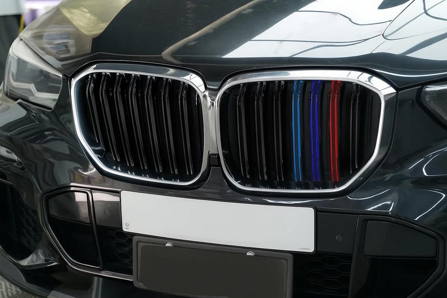 BMW X5 G05 2019–2026 Njurgaller M-Look (2019-2022, M-Color med kromram) Image