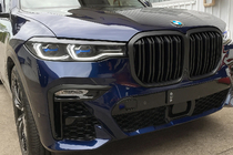 BMW X7 G07 2019– Njurgrillar M-Look (2019-2022, matt svart) foto 3