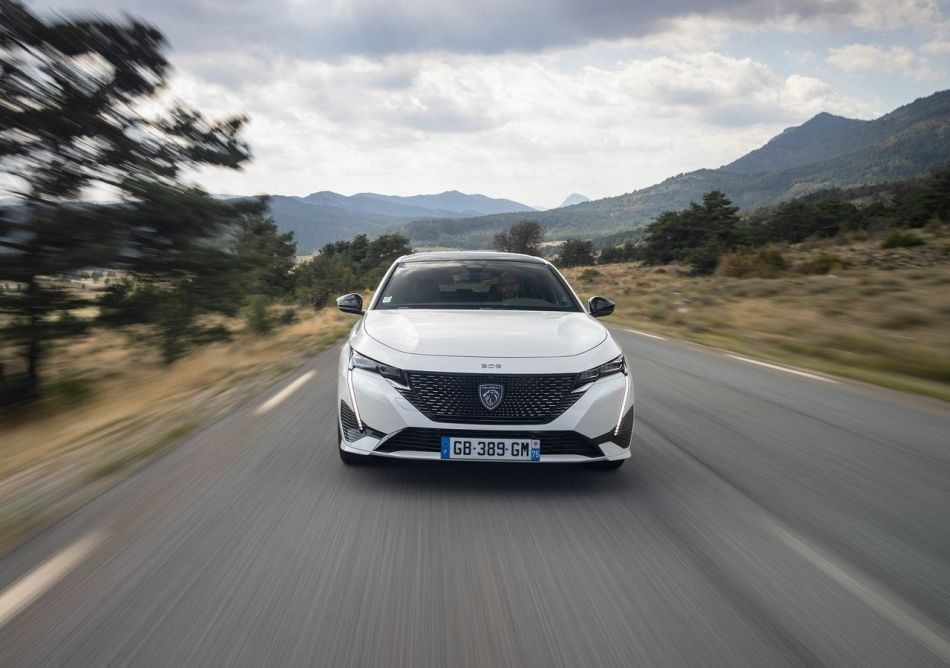 Peugeot e-308: Test av en stilren elektrisk halvkombi
