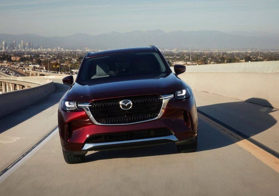Recension av Mazda CX-90 med tre sätesrader