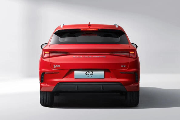 Test av eldrivna halvkombin BYD e2 Foto 4