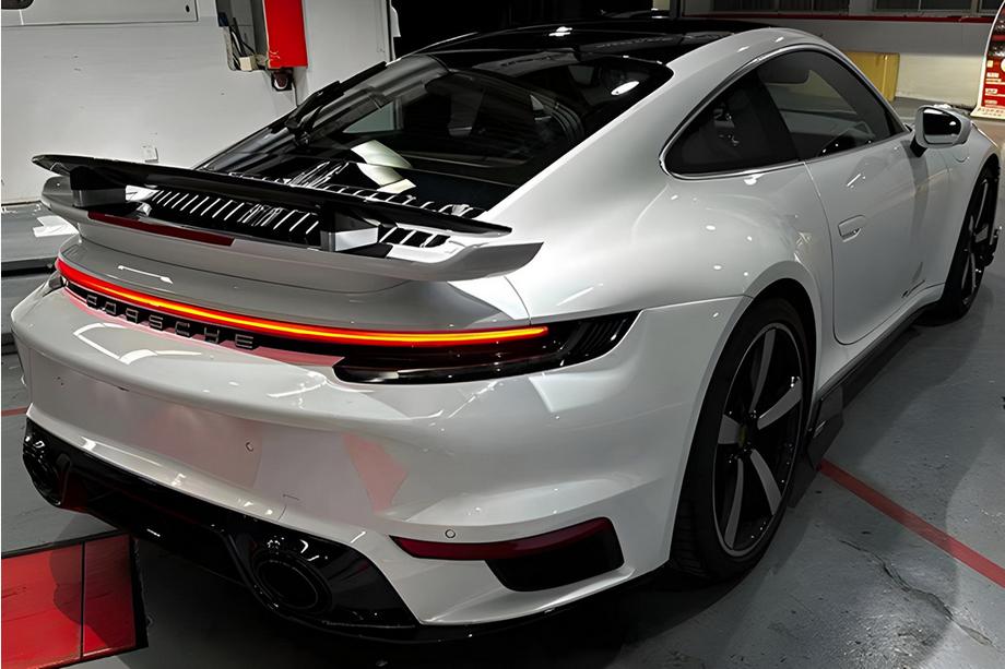 Porsche 911 (992) 2018– Baklyktor (röktonade svarta) Image