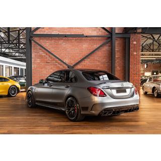 Bakre diffuser med avgasändrör Silver (C63-design 2018-2021) foto 1