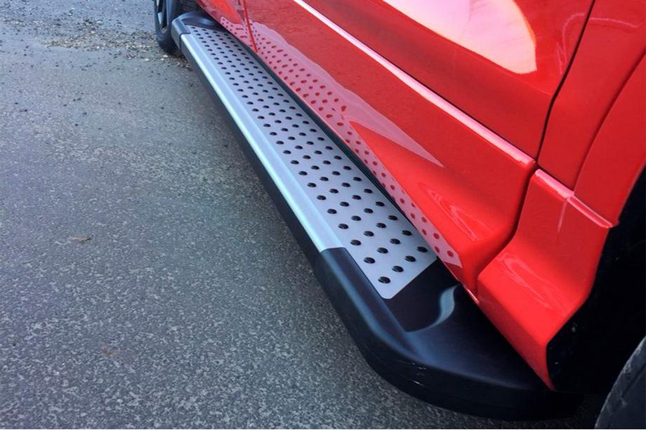 Ford Kuga/Escape 2013–2019 Sidosteg Allmond Grey (2 st, aluminium) Med lackerade dörrplåtar Foto 8