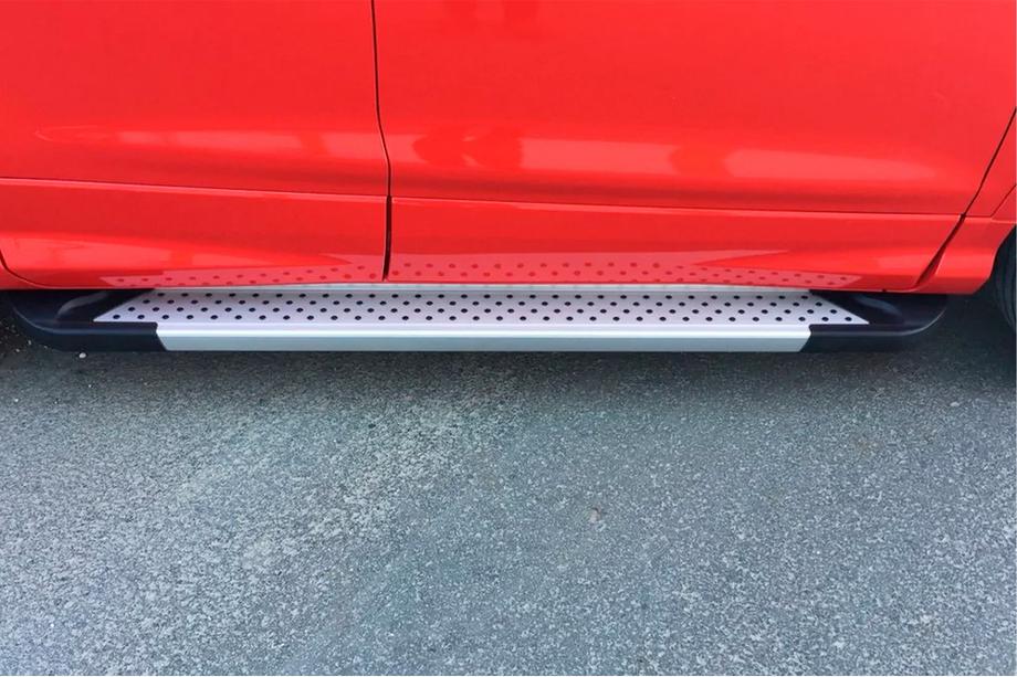 Ford Kuga/Escape 2013–2019 Sidosteg Allmond Grey (2 st, aluminium) Med lackerade dörrplåtar Foto 6