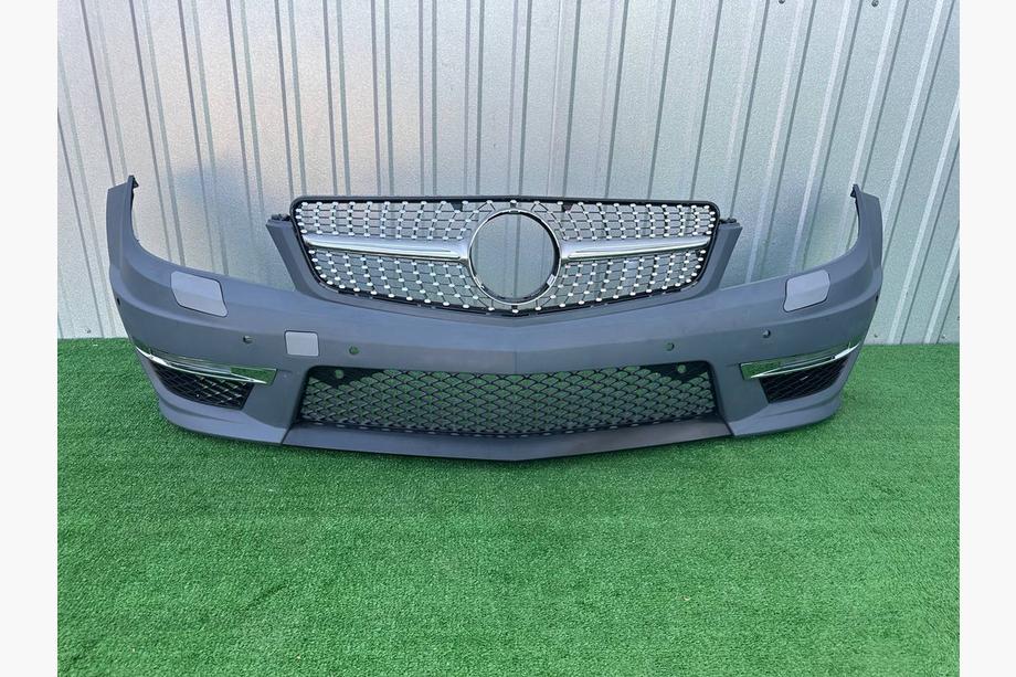 Mercedes C-klass W204 2007–2015 Främre stötfångare 2011-2014 AMG C63 med Diamond Silver-grill Image