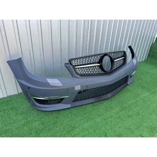 Främre stötfångare 2011-2014 AMG C63 med Diamond Black-grill foto 1