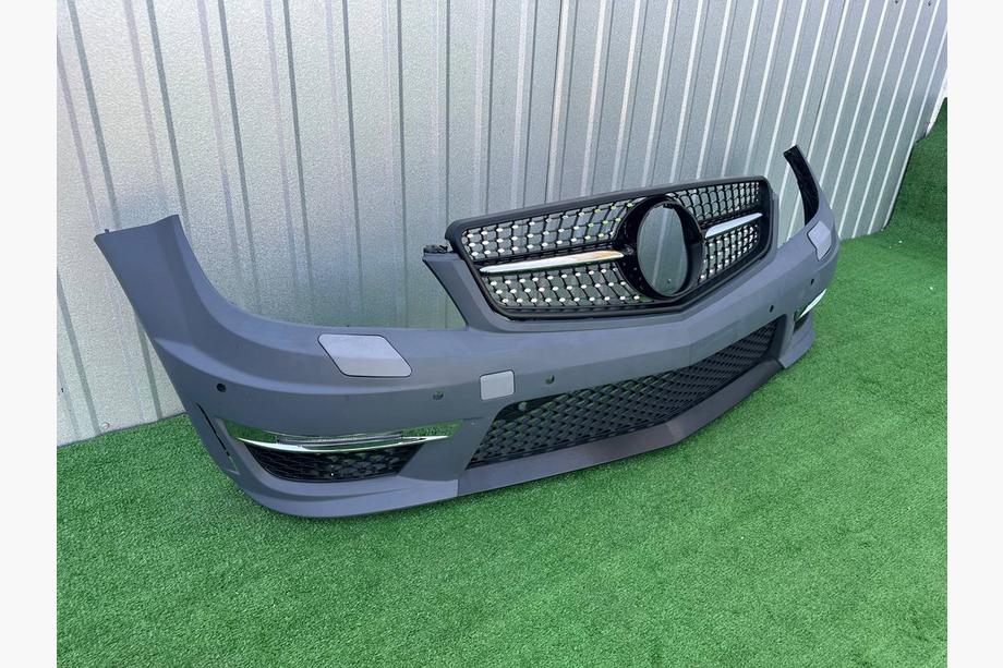 Mercedes C-klass W204 2007–2015 Främre stötfångare 2011-2014 AMG C63 med Diamond Black-grill Image