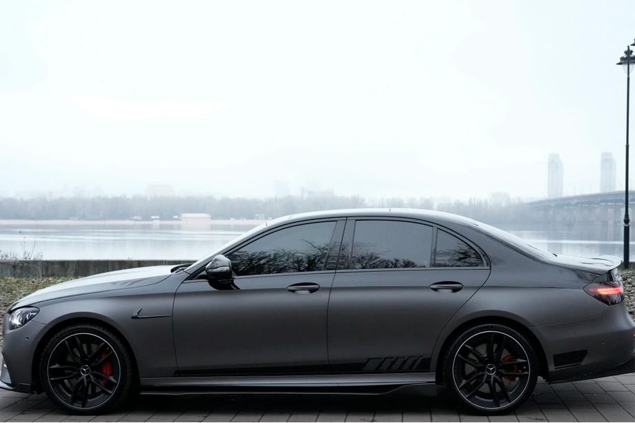 Mercedes E-klass W213 2016–2023 Sidokjolar (2016-2019, Kolfiber) Image