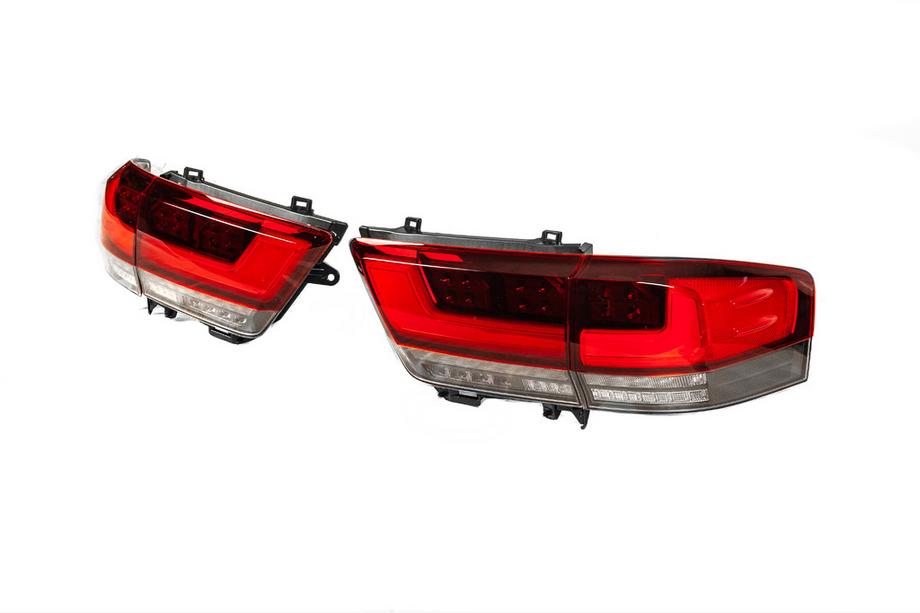 Toyota Land Cruiser 200 2007–2021 Restylingkit för LC 300 High-Line (standardkit) Foto 12