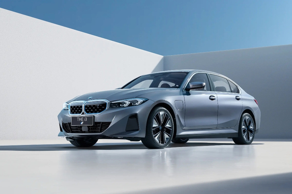 Test av BMW i3 Sedan (G28): elektrisk kraft och stil