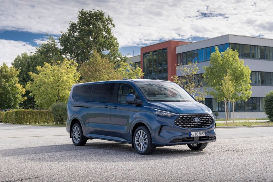 Test av minibussen Ford Tourneo Custom 2024