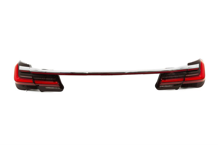 BMW 7-serien F01/F02 2008–2015 Facelift-kit för G12 M760 (utan byte av bagagelucka och bakskärmar) Foto 12