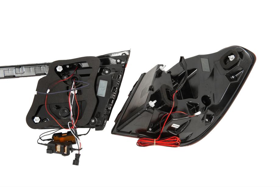 BMW 7-serien F01/F02 2008–2015 Facelift-kit för G12 M760 (utan byte av bagagelucka och bakskärmar) Foto 69