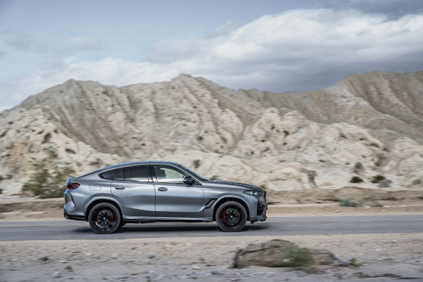 Uppdaterad BMW X6 M (F96): test av den sportiga crossovern Foto 3