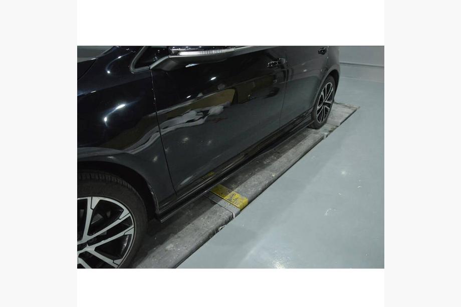 Volkswagen Golf 7/E-Golf 2012–2020 Carbon FullSet karosserikit (för R/R-line HB 2012-2017, kolfiber) Foto 4