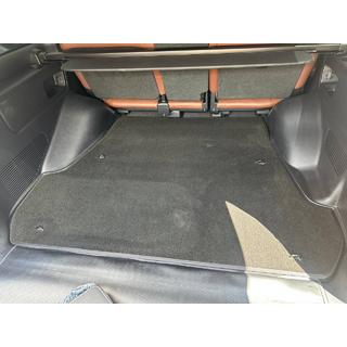 Textil bagagerumsmatta Premium V-1 (5 säten, svart) Toyota Land Cruiser 200 2007–2021 foto 2