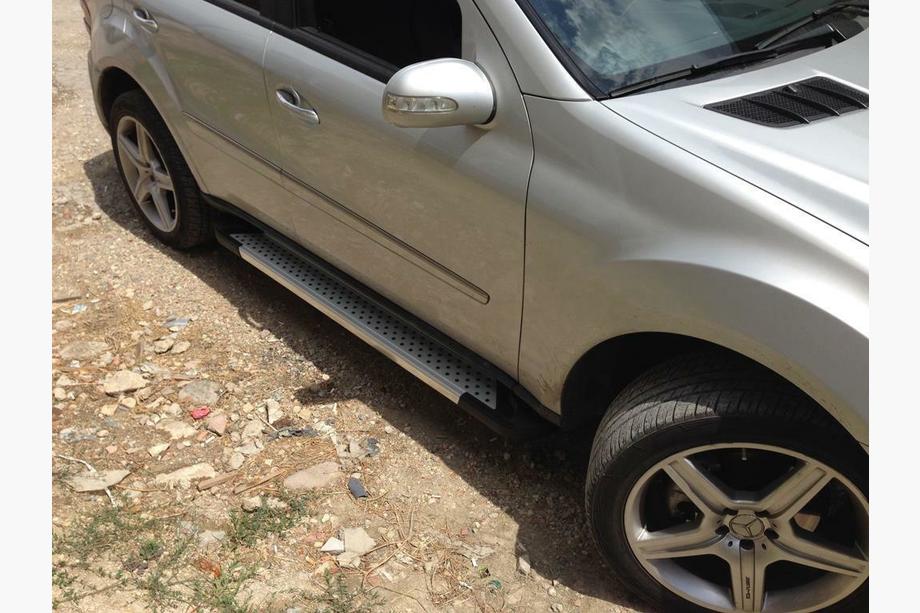 Mercedes ML W164 2005–2011 Sidosteg Allmond Grey (2 st, aluminium) Foto 4