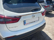 Nissan Qashqai 2014–2021 Dekorlist ovanför registreringsskylten (rostfritt stål) Carmos - turkiskt stål foto 3