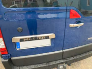 Nissan NV400 2010–2024 Rostfri list ovanför registreringsskylten foto 2