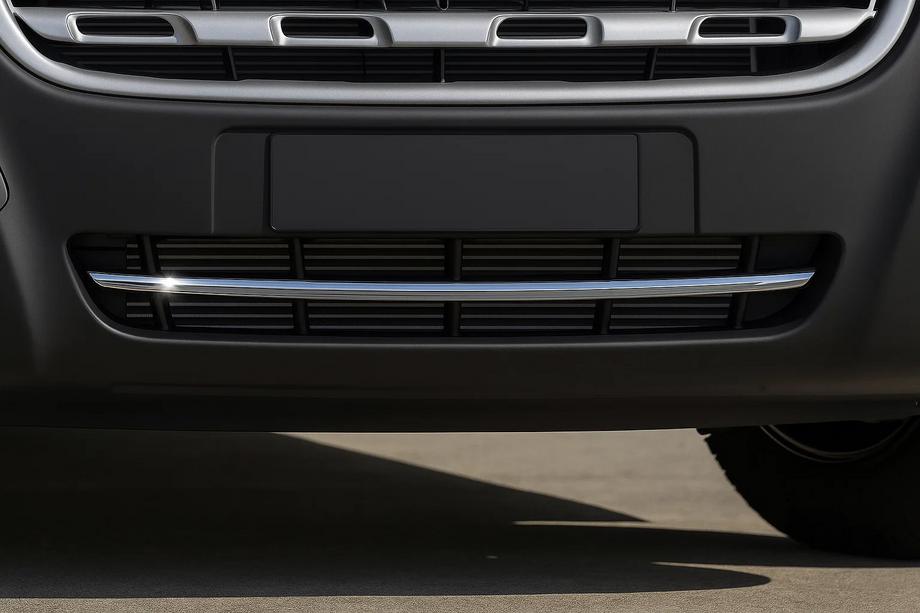 Nissan NV400 2010–2024 Stötfångarlist i rostfritt stål Image