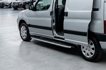 Peugeot Partner 1996–2008 Sidosteg Fullmond (2 st, aluminium) foto 1