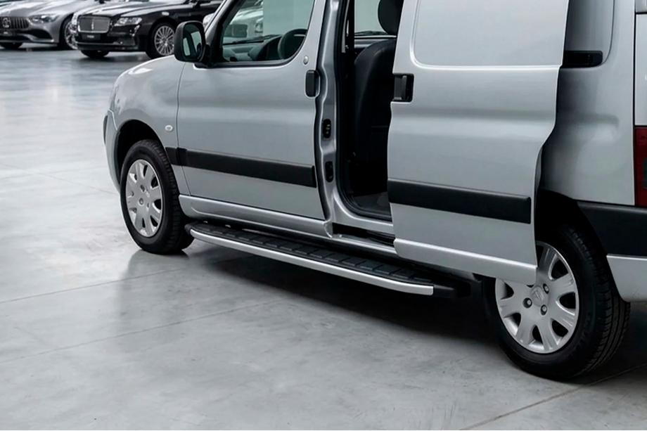 Peugeot Partner 1996–2008 Sidosteg Fullmond (2 st, aluminium) Image