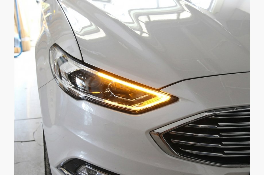 Ford Mondeo 2014–2022 Framlyktor med Full LED-moduler (2019-2022, 2 st) Image