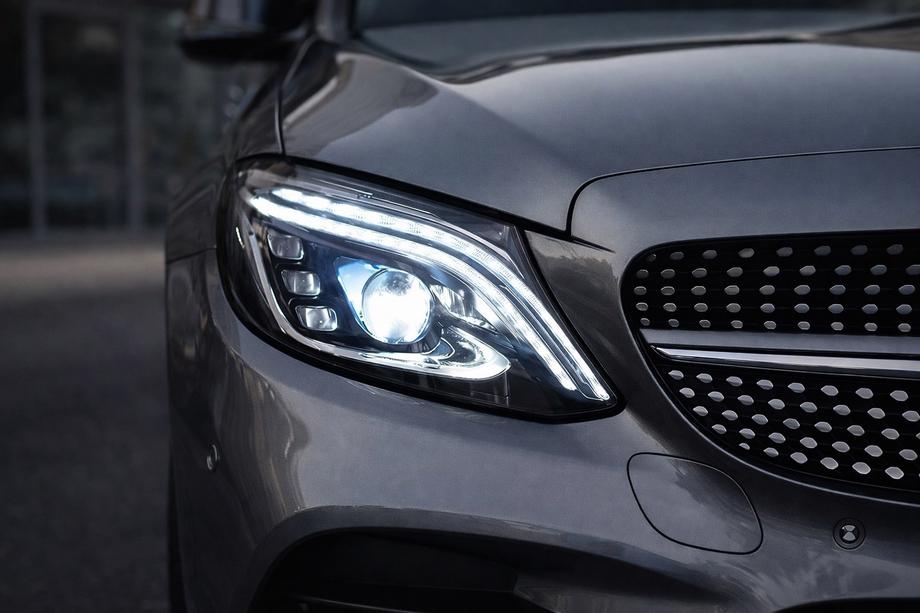 Mercedes C-class W205 2014–2021 Framstrålkastare Maybach (2 st) Foto 2