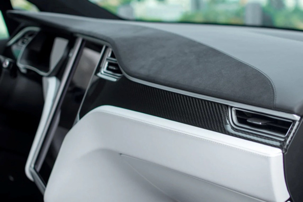 Varför knarrar instrumentbrädan i bilen – och hur du fixar det?