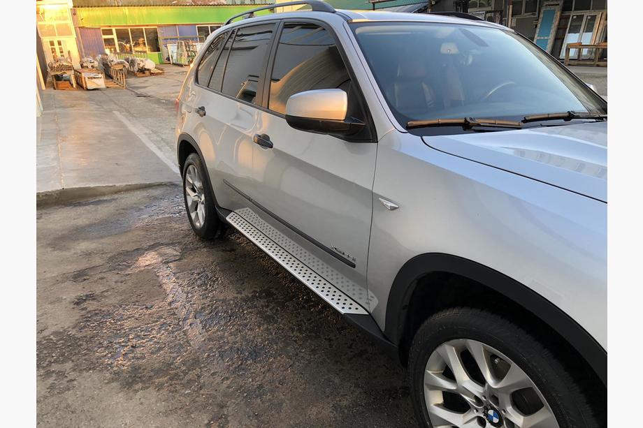 BMW X5 E70 2007–2013 Originala sidosteg (2 st, aluminium) Image
