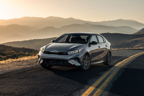 Uppdaterade Kia Forte: genomgång av tredje generationens sedan