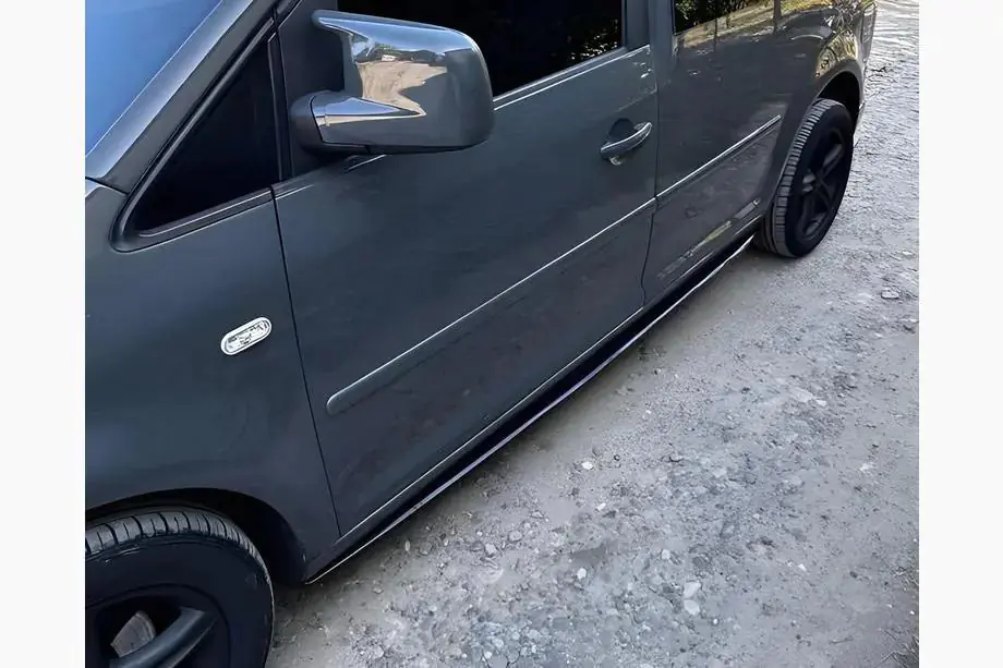 Volkswagen Caddy 2010–2015 Performance sidokjolar (svarta) Image