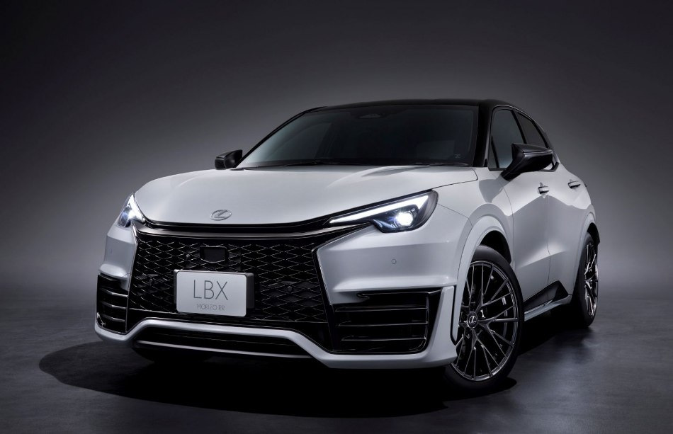 Test av Lexus LBX 2025: kompakt crossover med premiumkänsla