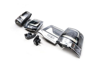 Toyota Land Cruiser 200 2007–2021 REA! Bakljus 2016+ (Executive Black) Inre vänster (på bakluckan) foto 1