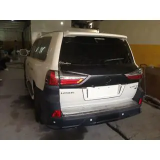 Baklampor från GBT faceliftkit Lexus LX570/450d 2008–2022