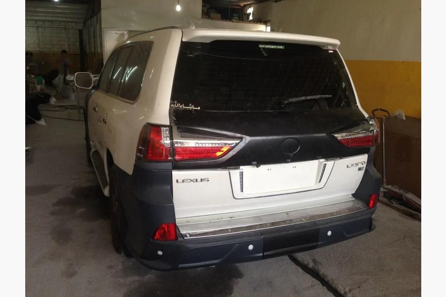Lexus LX570/450d 2008–2022 Baklampor från GBT faceliftkit Yttre höger bakljus (på skärm) Image