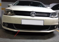 Volkswagen Jetta 2011–2018 Kromlist ("smile") för främre stötfångare U 2011-2014 (rostfritt stål) foto 1