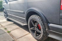 Volkswagen T5 Transporter 2003–2010 Sidosteg Allmond Black (2 st, aluminium) Lång hjulbas foto 4