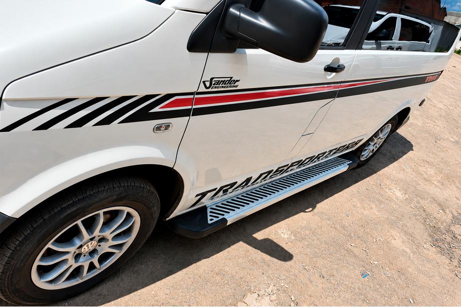 Volkswagen T5 2010–2015 Sidosteg Line-typ (2 st, aluminium) Lång hjulbas Image
